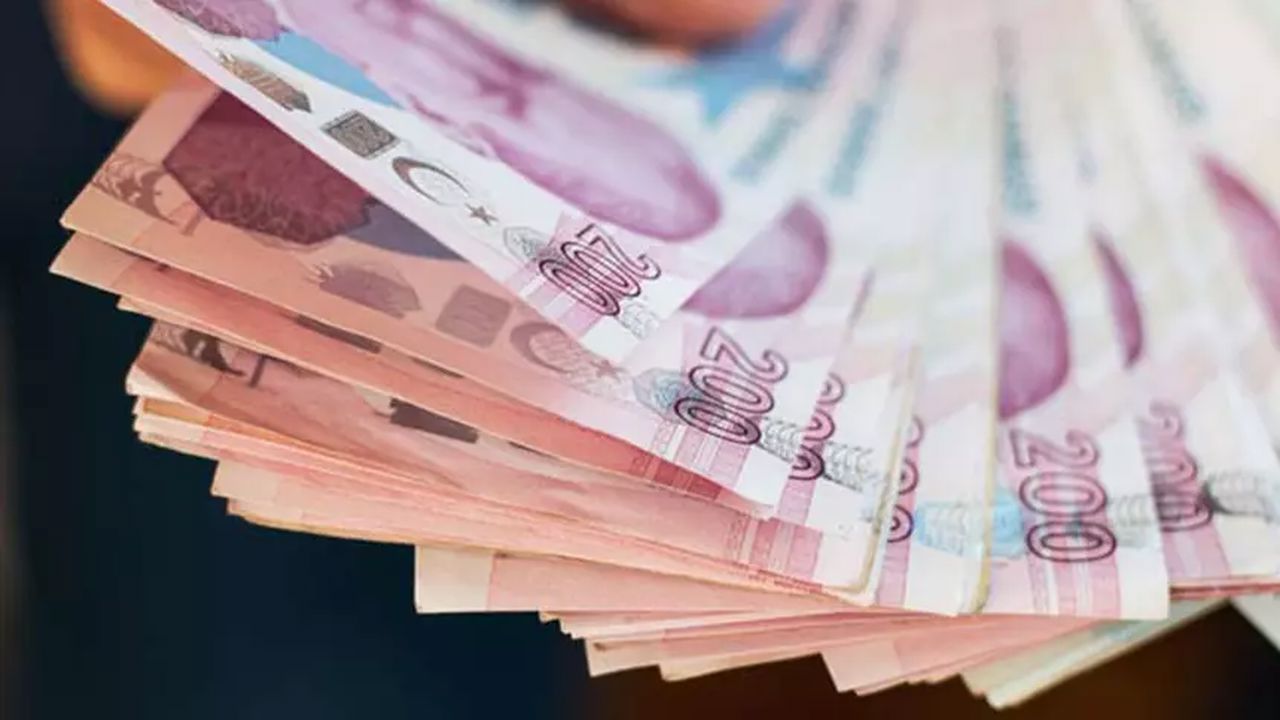 Parasını Bankada Tutanlar Dikkat! Mevduat Faizleri Düşüşte: 100 Bin TL’ye Gelen Net Getiri Belli Oldu